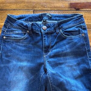 Like new women’s 1822 Denim High Rise Dark Blue Jeans